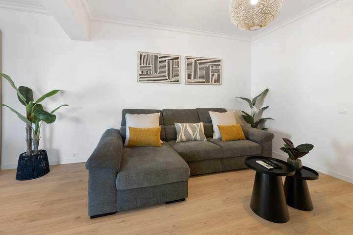 Entire apartment, ‘Cascais Sun & Breeze’ Apartment with Private Terrace, Wi-Fi & Air Conditioning in Cascais e Estoril, Costa de Lisboa
