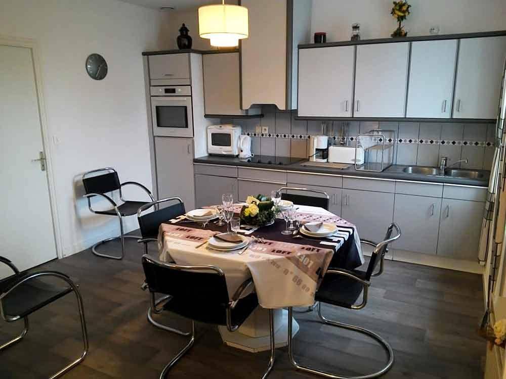 Appartement entier, Two-Bedroom Apartment in Roscoff, Ceinture Dorée