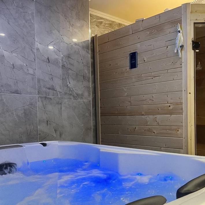 Location de vacances pour 6 personnes, avec jacuzzi ainsi que sauna et terrasse dans Weitbruch