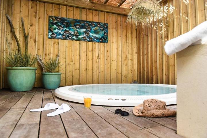 Hôtel pour 2 personnes, avec jardin ainsi que sauna et jacuzzi, animaux acceptés dans Plage du Bureau - 3