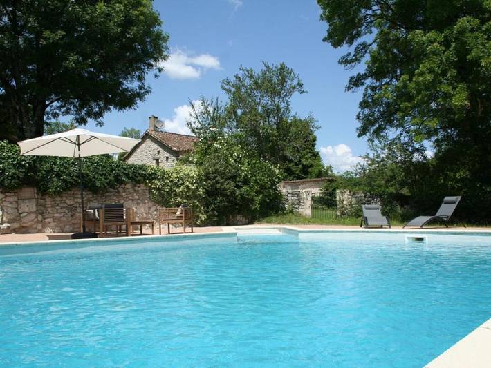 Gîte pour 2 personnes, avec Terrasse ainsi que Jardin et Piscine à Saint-Capraise-d'Eymet