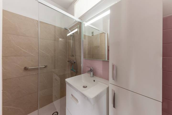 Appartement entier, Le Fabre Azur - 600 m de la plage, parking in Fréjus Plage, Fréjus