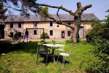 Gîte pour 6 personnes, avec jardin à Cerisy-la-Salle