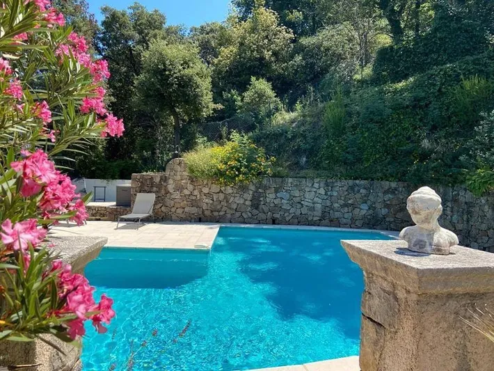 Casa de vacaciones para 6 personas, con terraza además de piscina y jardín - 1