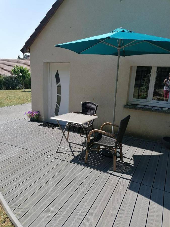 Gîte pour 3 personnes, avec jardin et terrasse à Nouzilly