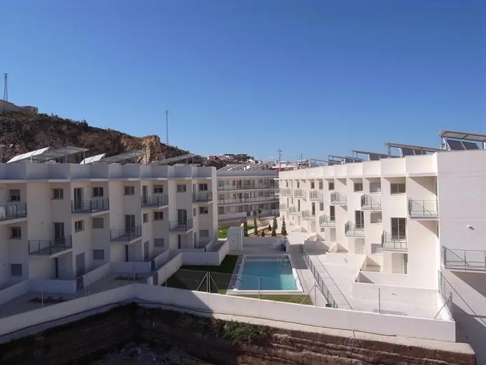 Apartamento de vacaciones para 4 personas, con jardín además de vistas y piscina - 1