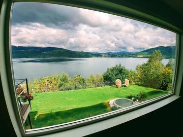Ferienwohnung für 6 Personen, mit Seeblick und Garten sowie Ausblick in Bergen