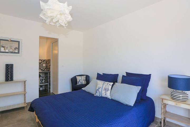 Location de vacances pour 16 personnes, avec jardin et terrasse dans Sainte-Lucie de Porto-Vecchio - 3