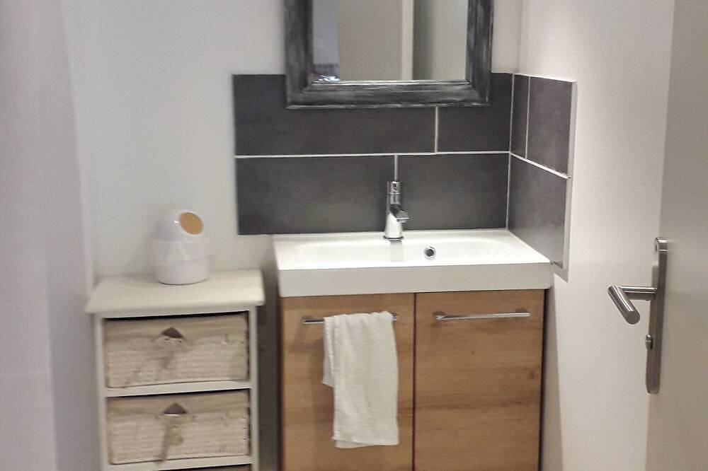 Ty Avalenn in Ploumagoar, Guingamp Region