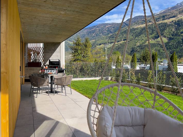 Entire apartment, Adler Living Garden Apartment with Mountain View, Private Garden & Wi-Fi in Naturns, Texel Group