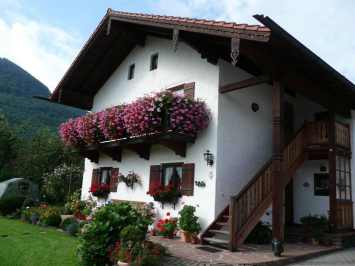 Gîte pour 2 personnes, avec jardin dans Rottau