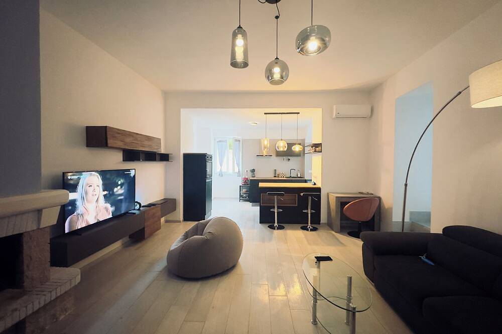 Aurelia Holiday Home, 13min port, 10min beach, 2min Borgo Corricella in Procida, Neapel Provinz