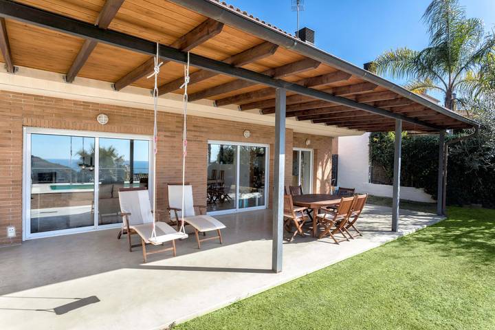 Banana -  Beautiful house in Arenys De Mar with private pool and garden, and a breathtaking view of the Mediterranean Sea! in Platja de la Musclera (Caldes d'Estrac), Arenys de Mar