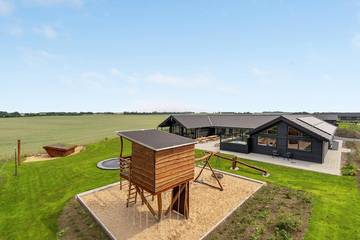 Ferienhaus für 30 Personen, mit Sauna, mit Haustier in Hostrup Strand