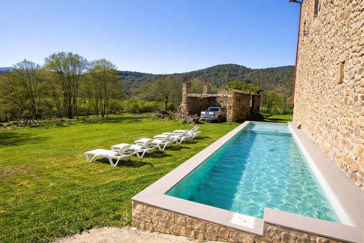 Chalet para 12 personas, con Balcón y Terraza además de Jardín y Piscina en Garrotxa - 3