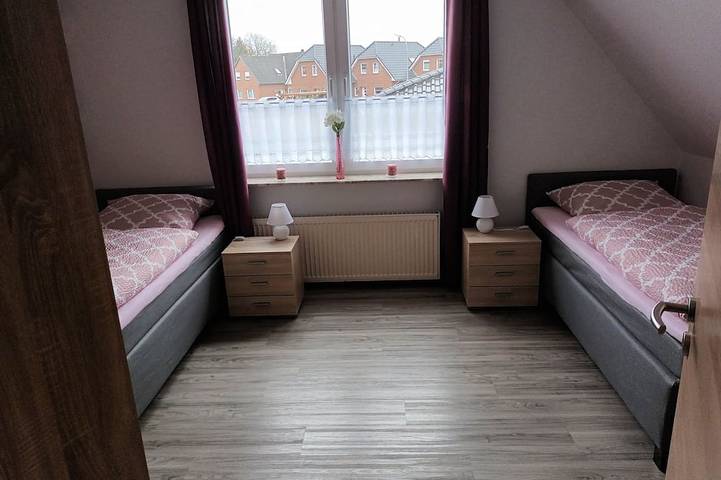 Ganze Wohnung, Gemütliche Ferienoberwohnung mit Balkon. in Papenburg, Landkreis Emsland