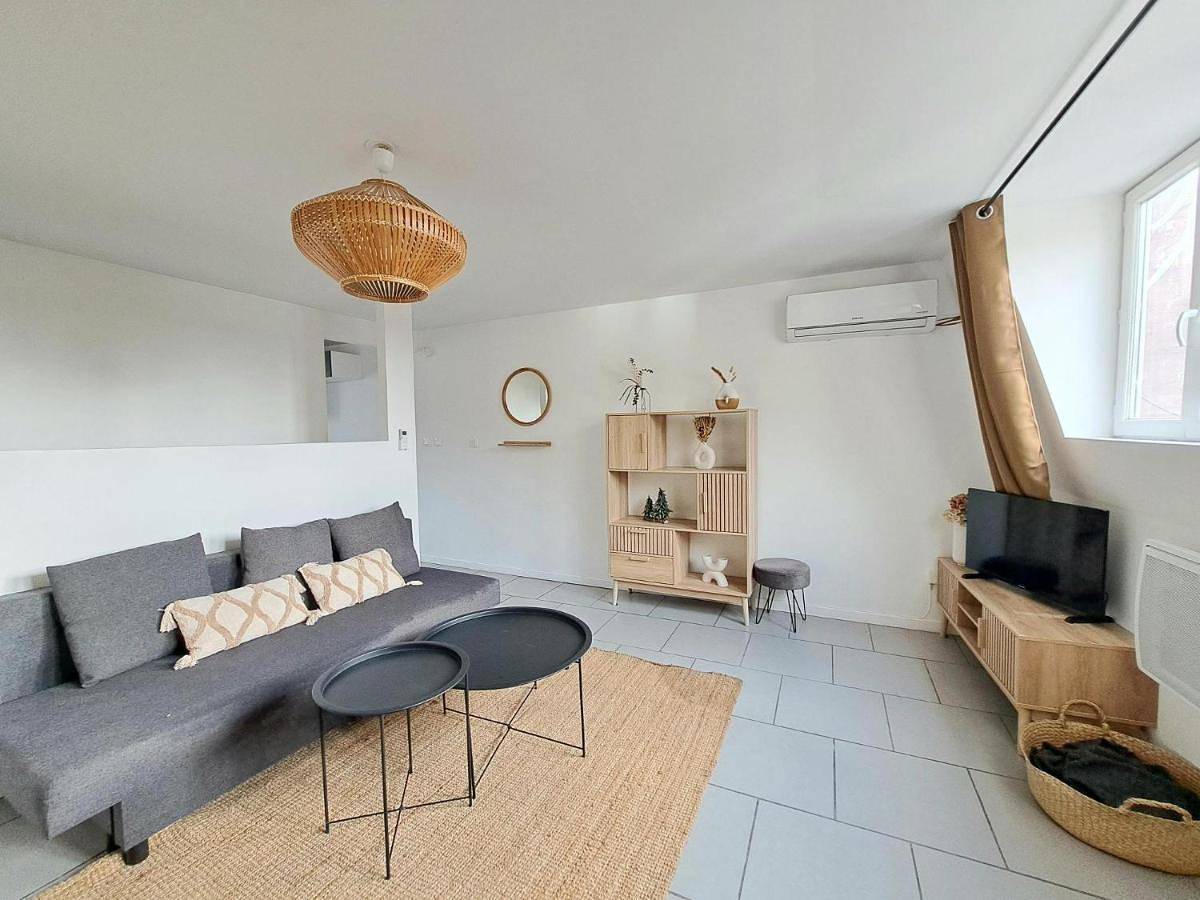Appartement entier, Duplex 300 meters from Croix Centre metro near Lille in Croix (homonymie), Région de Lille