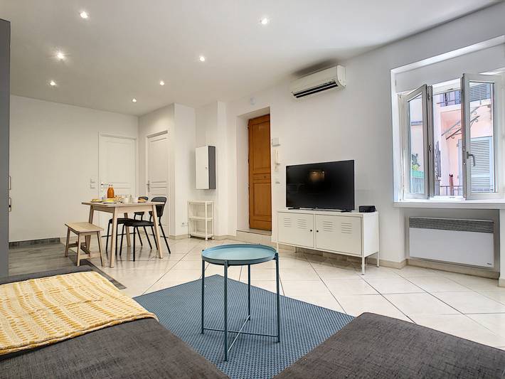 Entire apartment, N&J - Urban Sun - Central - Very close sea in Nice (France), Mediterranean Coast (France)