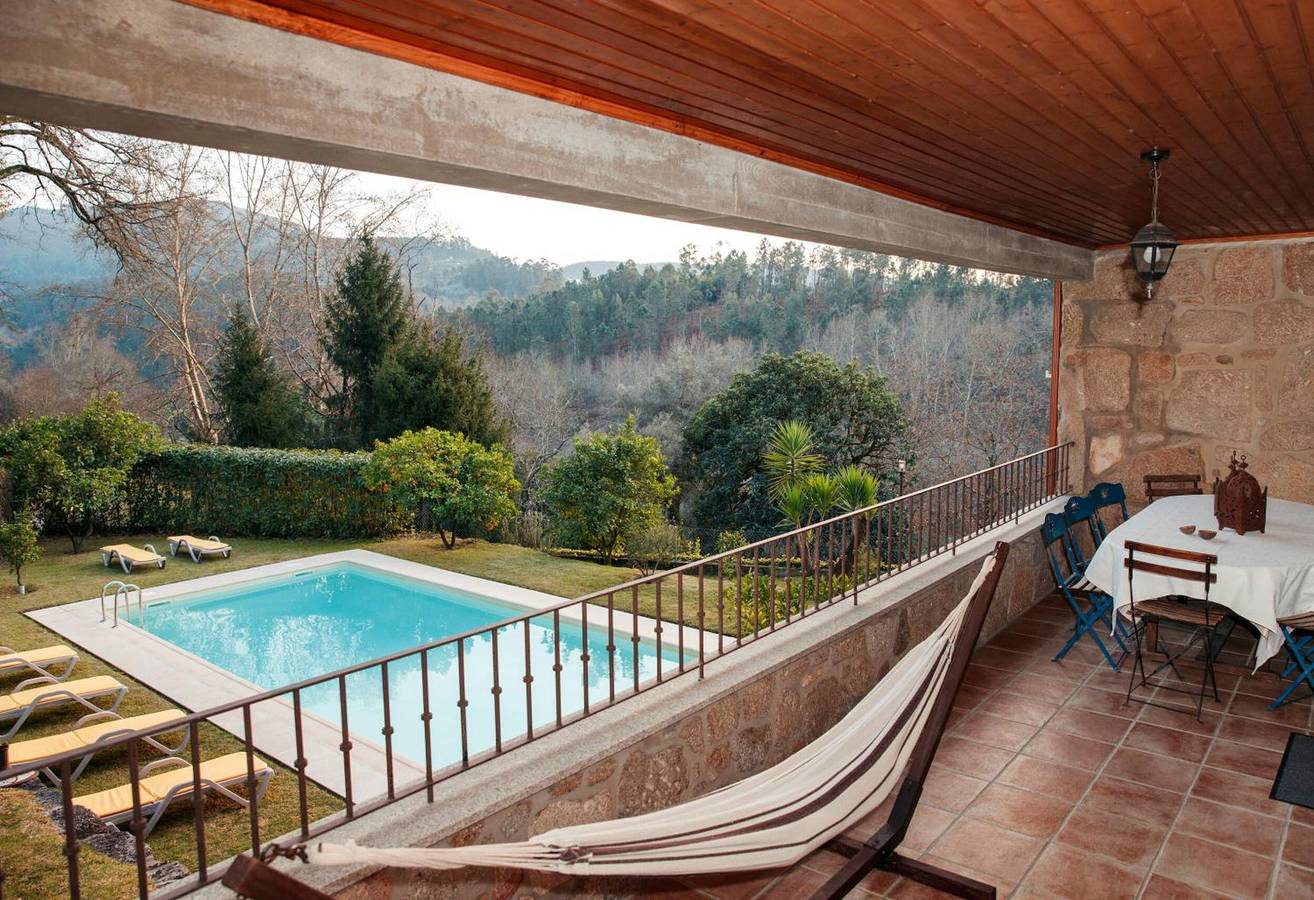 Casa das Flores : Vue Montagne, Piscine Privée et Wi-Fi au Gerês in Bouro (Santa Maria), District de Braga