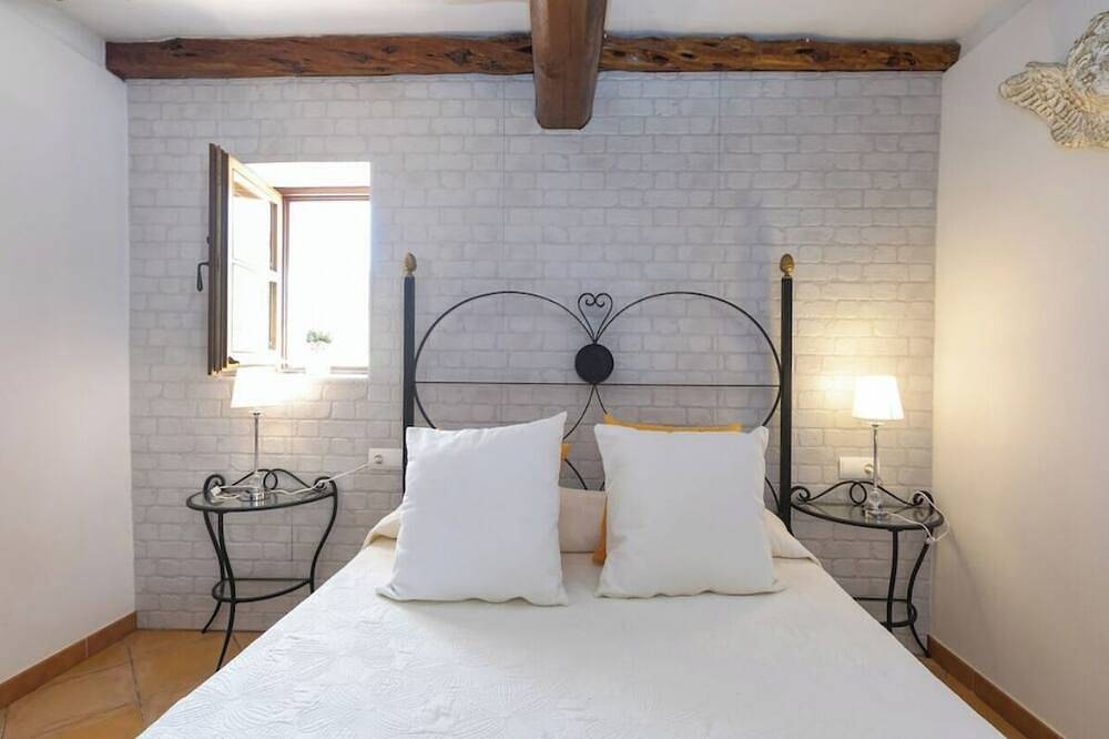 Villa 5 bedrooms and 4 bathrooms, pool and garden 5 minutes from the beach in Sant Agustí des Vedrà, Sant Josep de sa Talaia