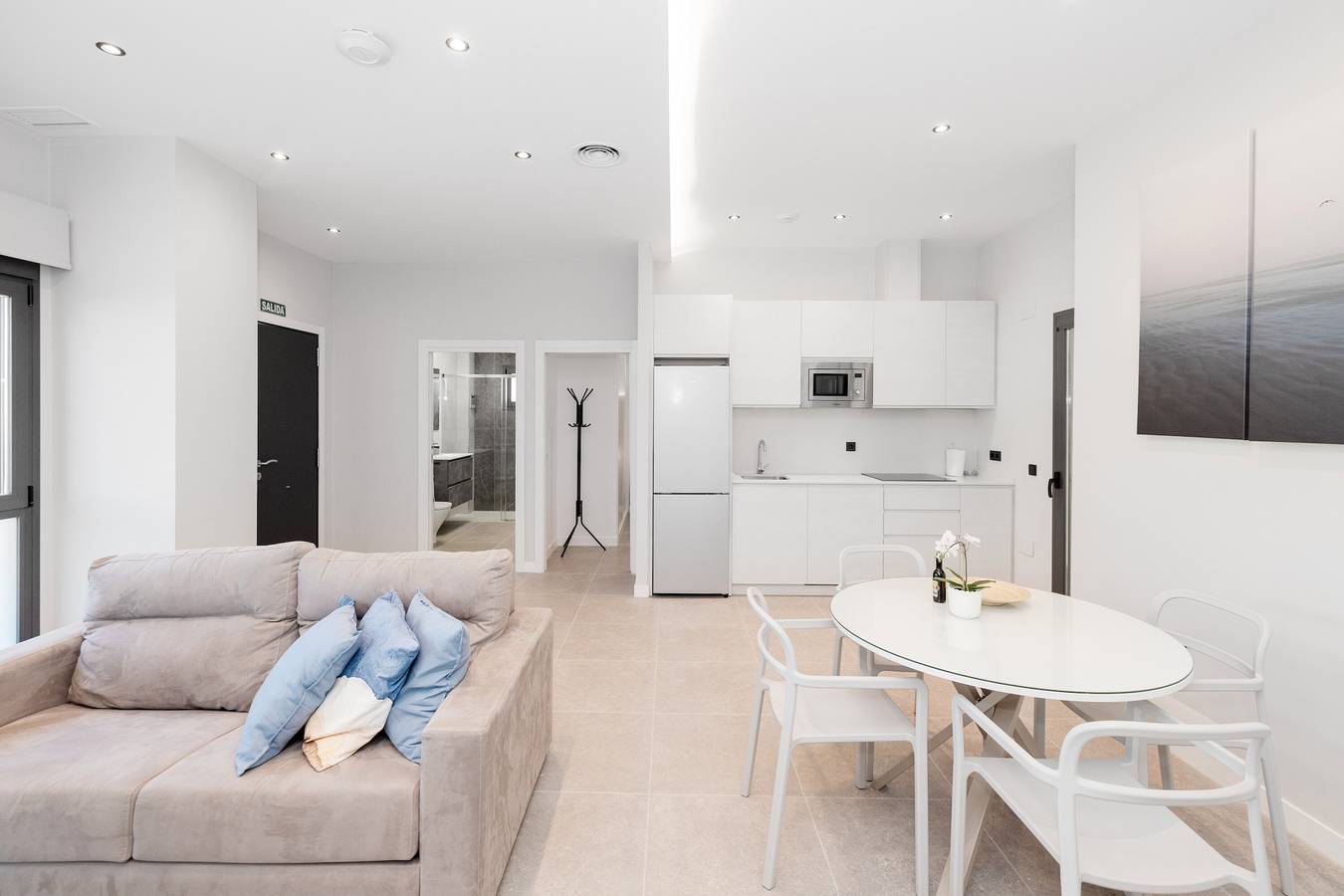 Appartement entier, Appartement '2 Dorm Antares' avec piscine partagée, Wi-Fi et climatisation in Torre del Mar, Costa del Sol