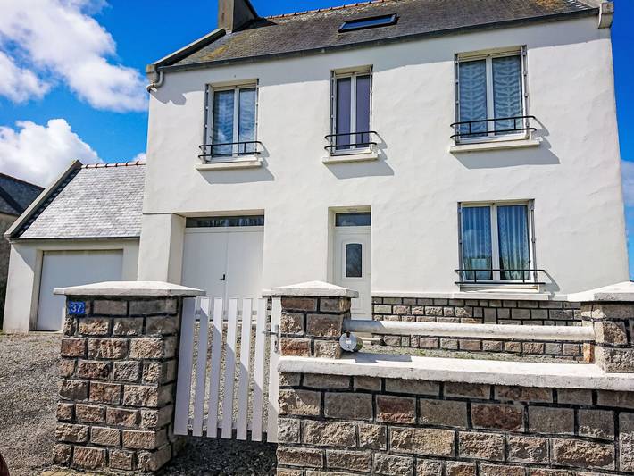 Location de vacances pour 6 personnes, avec jardin, animaux acceptés à Lampaul-Ploudalmézeau - 2