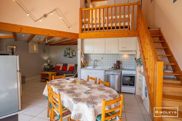 Gîte pour 5 personnes, avec terrasse dans Plage de la Farinette - 4
