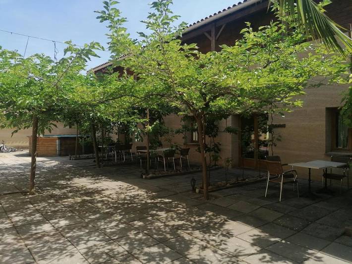Cottage pour 2 personnes, avec piscine et jardin ainsi que sauna et jacuzzi à Théziers