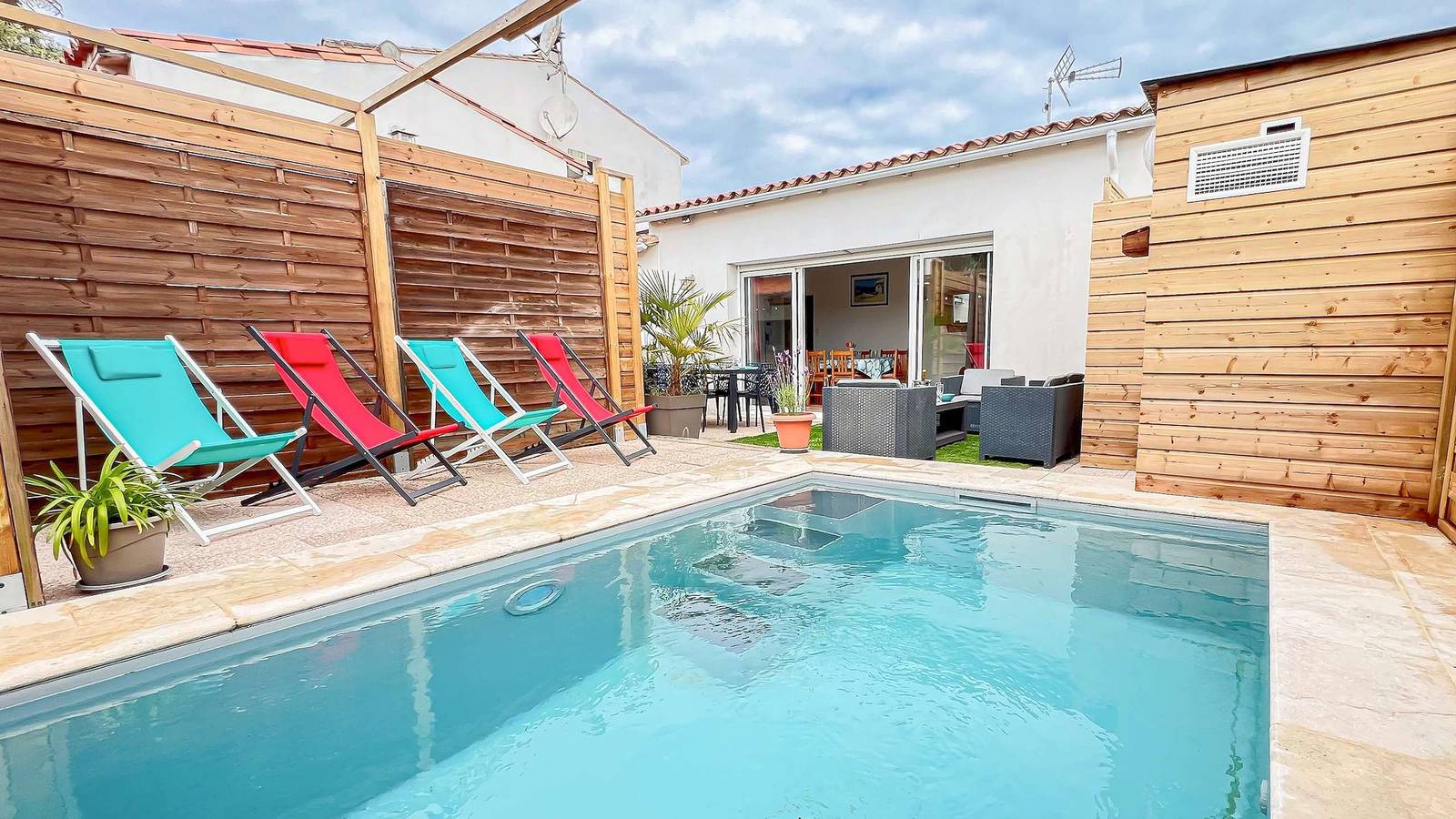 Ganze Ferienwohnung, Ferienwohnung für 7 Personen mit Pool in Rivedoux-Plage, Ile de Re