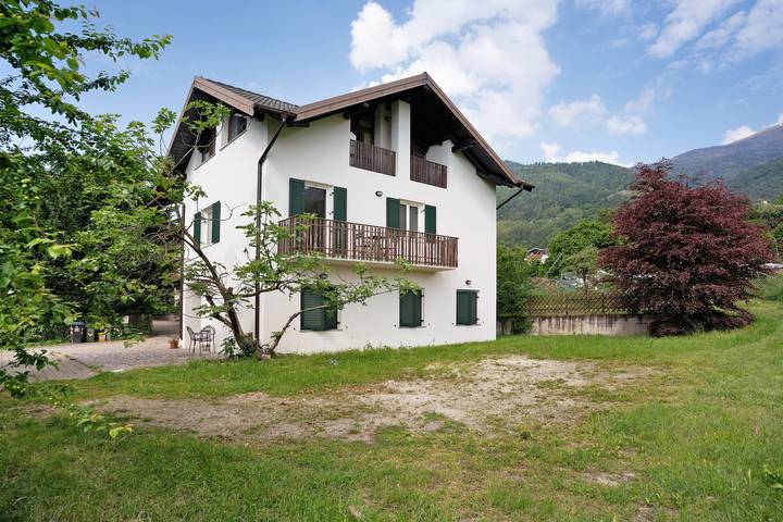 Apartamento entero, Apartamento 'Agritur Montibeller Fravort' con vistas a la montaña, jardín compartido y Wi-Fi in Roncegno Terme, Valsugana