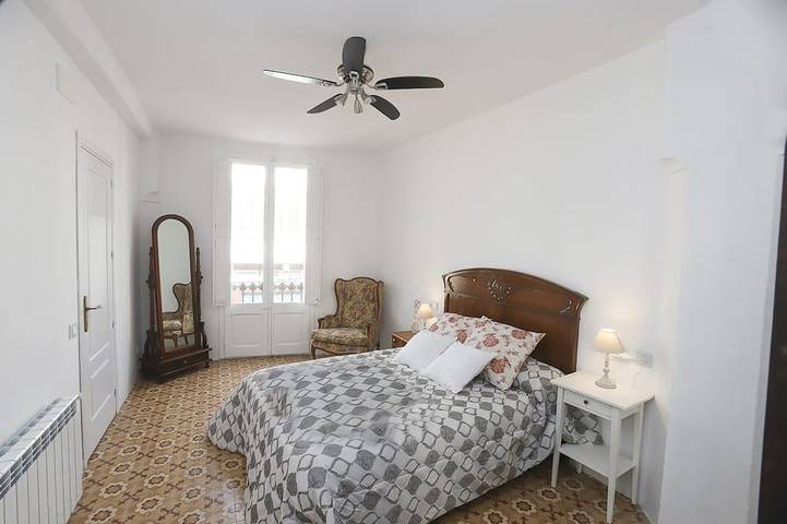 Font Haus. Preis für 6 Personen. Prüfen Sie die Preise für 4 Personen. in Benissanet, Terres de l'Ebre