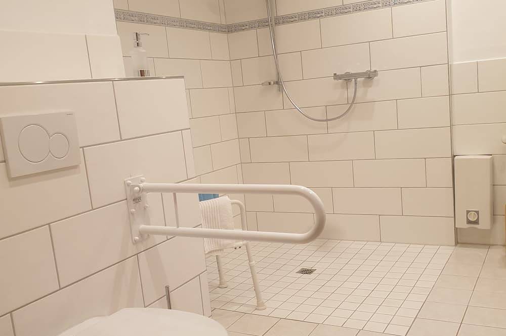Ganze Wohnung, Behindertenfreundliche Ferienwohnung mit Blick auf den Elbedeich in Hitzacker, Elbtalaue