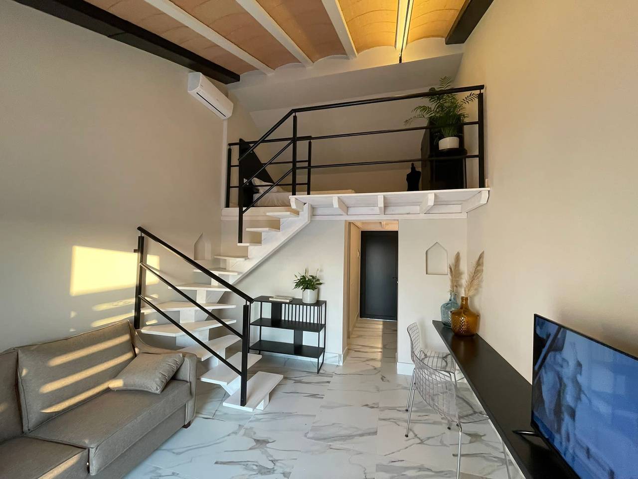 Entire apartment, Apartment 'Poniente' with Private Pool, Wi-Fi and Air Conditioning in Hozanejos, Chiclana de la Frontera