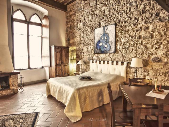 Ferienwohnung für 2 Personen, mit Balkon und Seeblick in Massa Marittima