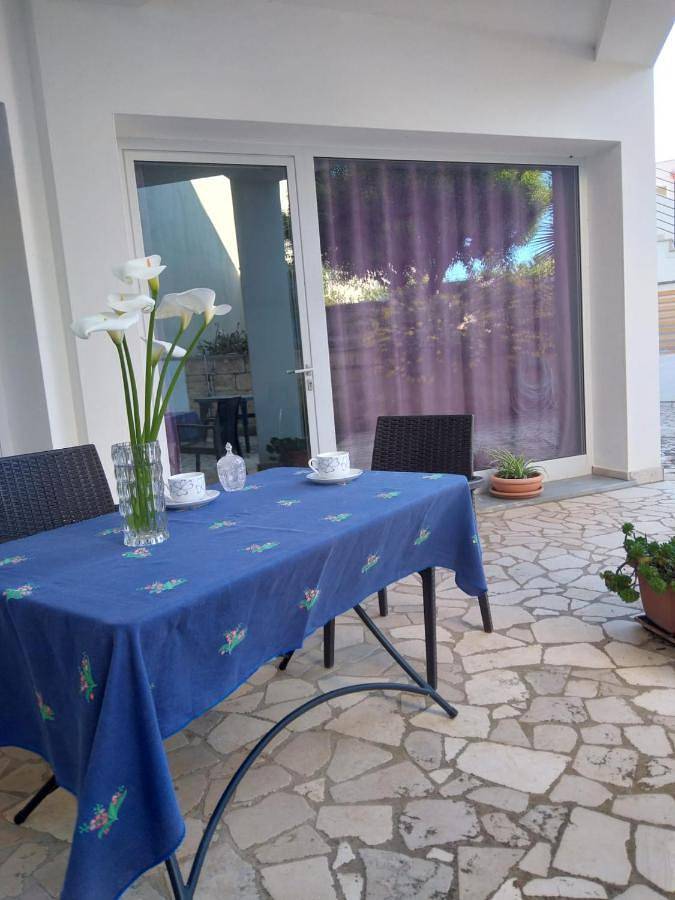Casa vacanza per 5 persone, con giardino in Alessano
