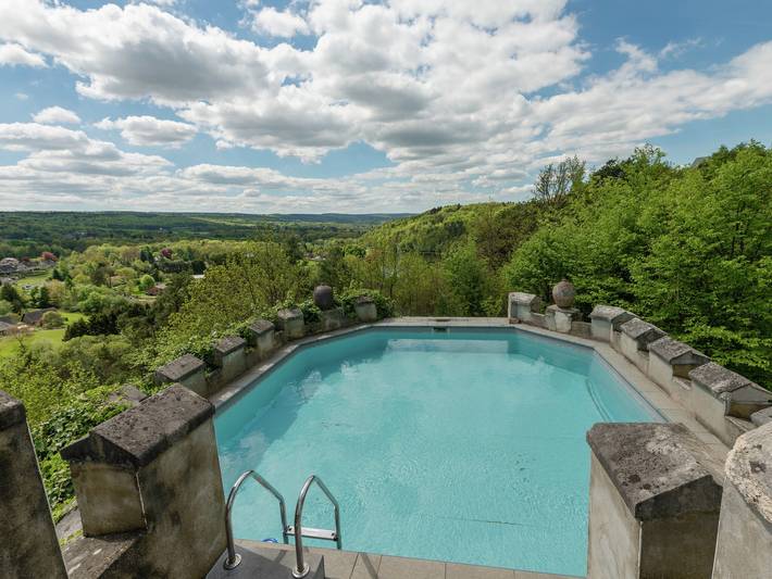 Schloss für 34 Personen, mit Balkon/Terrasse und Terrasse sowie Garten und Pool in Belgien - 2