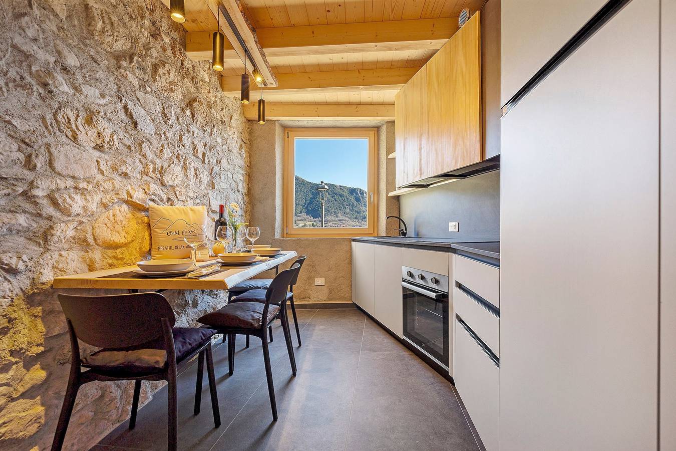 Chalet 'Al Volt' con Vista Montagna, Terrazza Privata e Giardino Privato in Voiandes, Tremosine