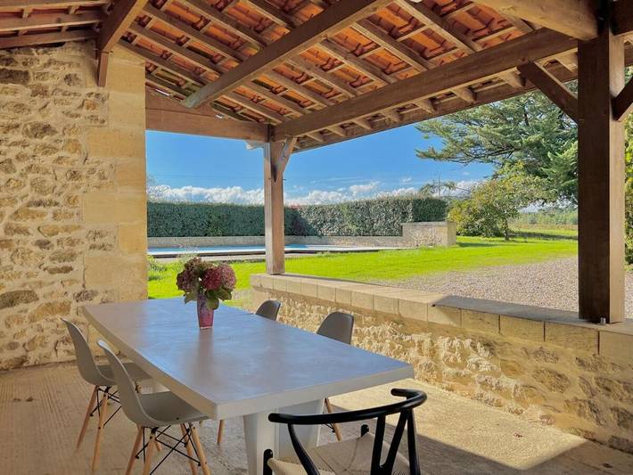 Location de vacances pour 12 personnes, avec vue ainsi que jardin et piscine à Sauveterre-de-Guyenne - 2