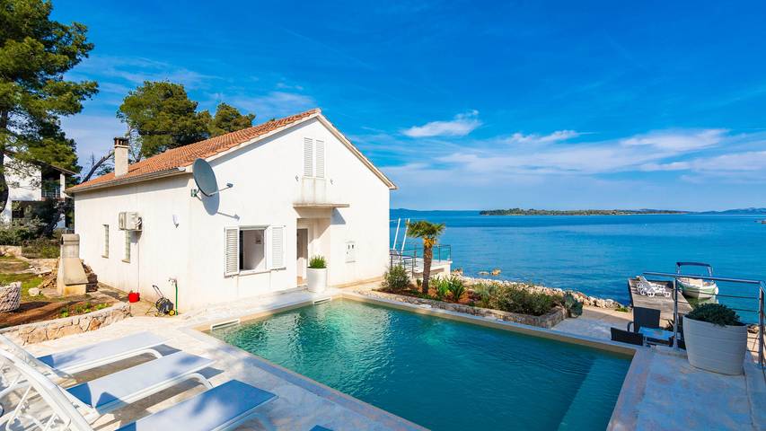 Location de vacances pour 8 personnes, avec jardin à Sali - 3
