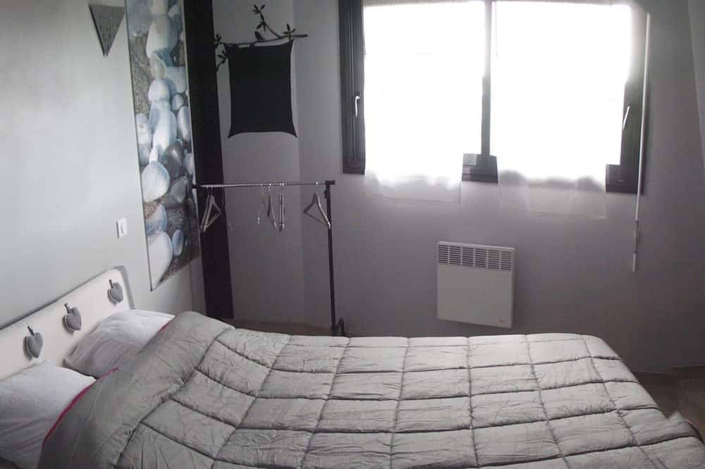 Appartement entier, Loftcosy 115M2 maison ronde en bois, Wifi et parking gratuit, n°siret: 439970997 in Friville-Escarbotin, Région d'Abbeville