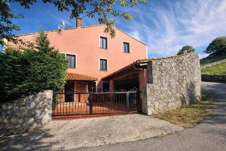 Location de vacances pour 10 personnes, avec jardin ainsi que terrasse et vue dans Porrúa - 2