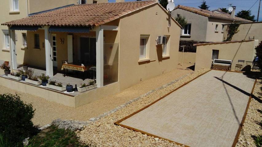 Location de vacances pour 4 personnes, avec jardin ainsi que vue et piscine à Bourg-Saint-Andéol - 3