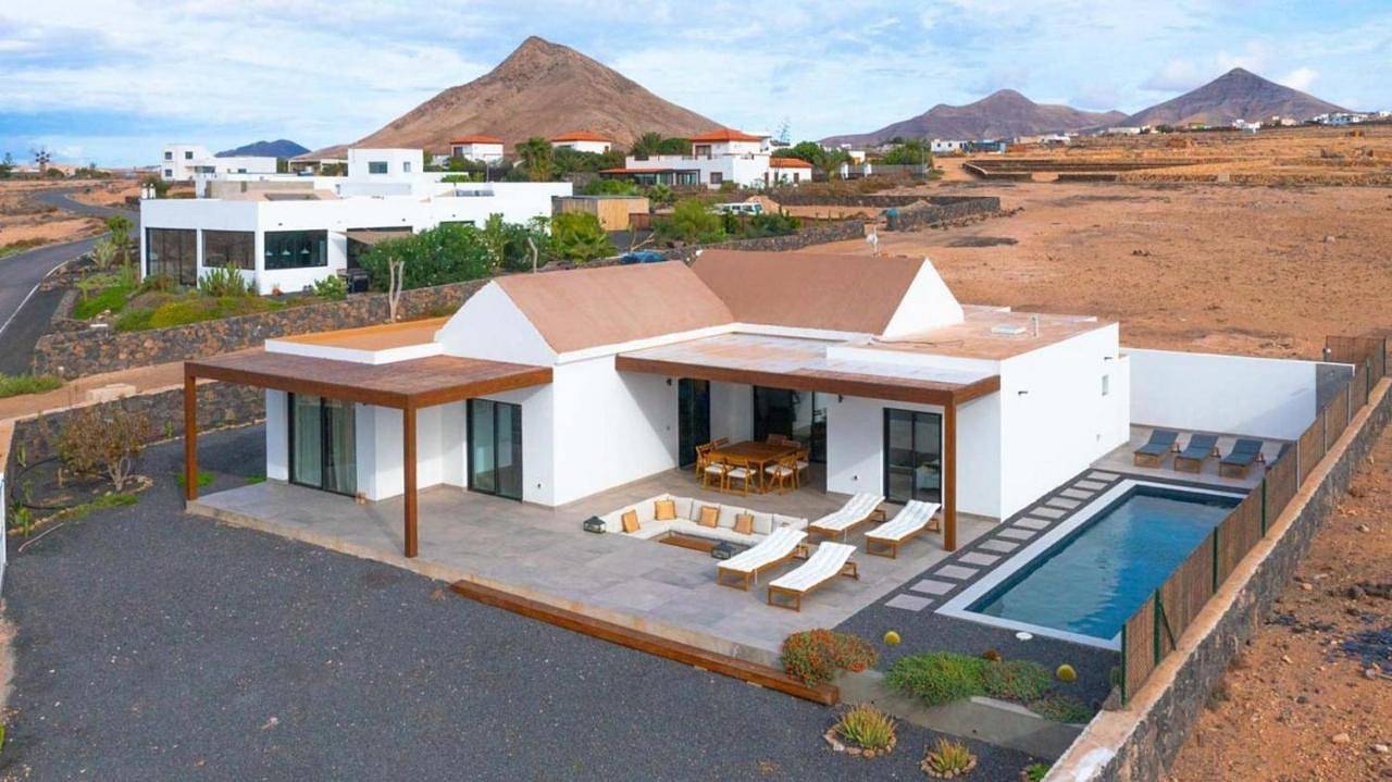 Casa Magafral Tindaya with heated pool in Tindaya, La Oliva
