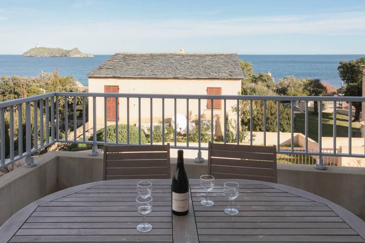 Location de vacances pour 6 personnes, avec Terrasse à Ersa