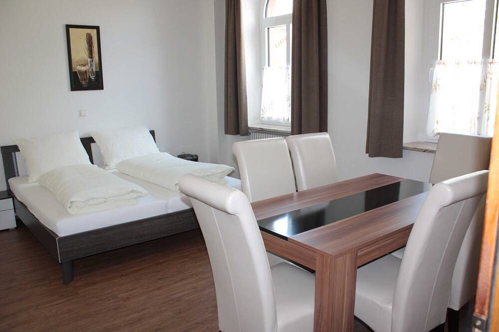 Ganze Wohnung, Tt Ferienwohnung Eg beim Europa-Park Rust - Thai Tawan Apartments beim Europa in Europa-Park, Rheinhausen