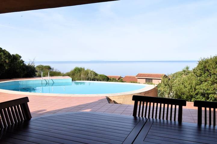 Villa für 8 Personen, mit Terrasse und Pool - 1