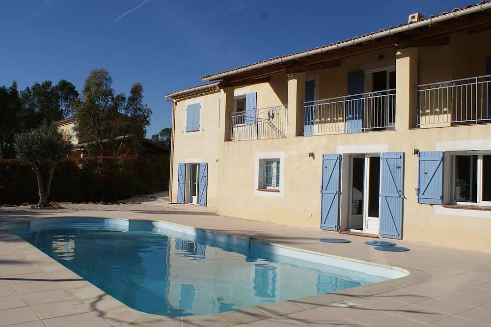 Magnifique villa au calme avec grande piscine - 5 chambres -  3 salles d'eau. in Vidauban, Région de Draguignan