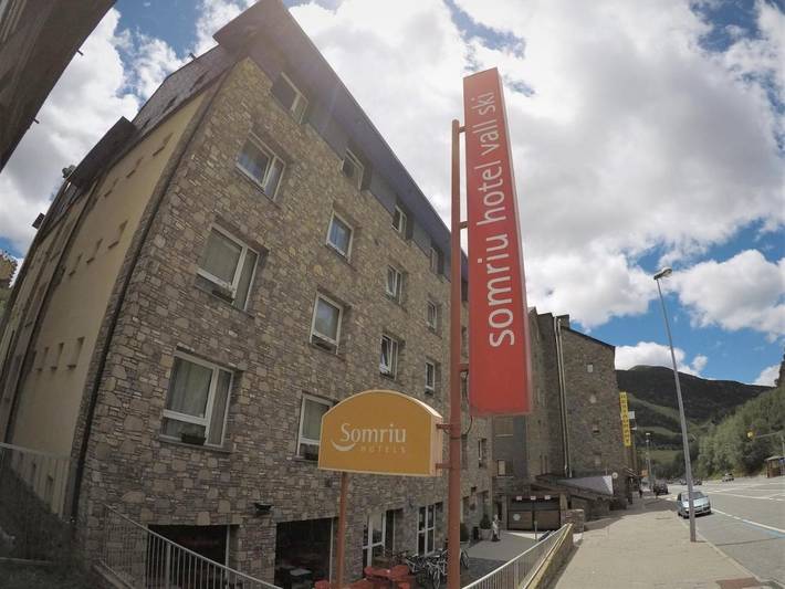 Hotel para 5 personas, con vistas y terraza - 1