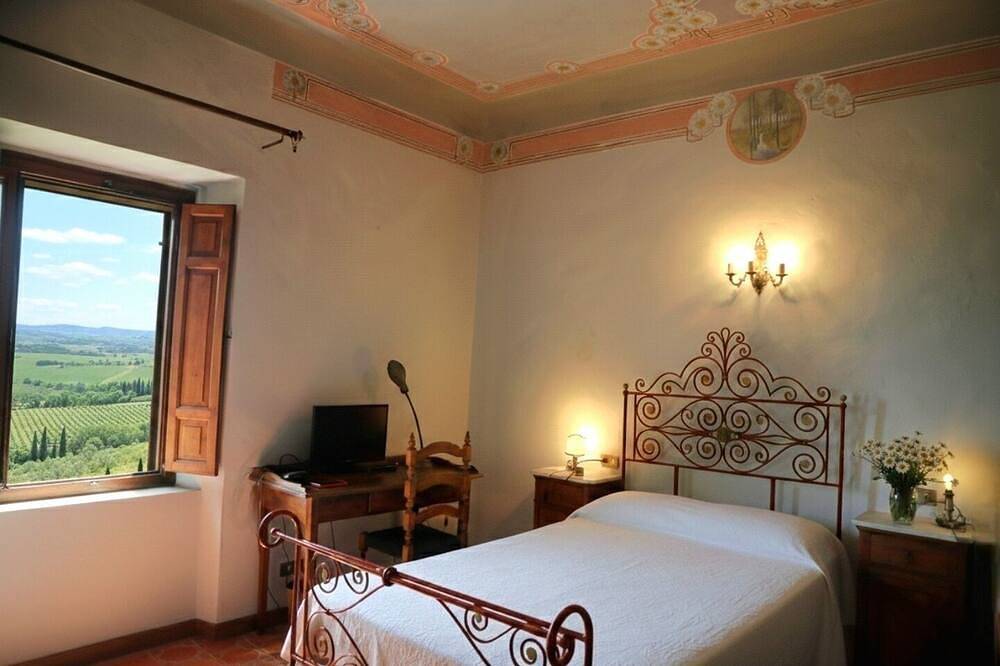 Villa Cesari Tiberi - private pool and frescoes in Marsciano, Perugia Provinz