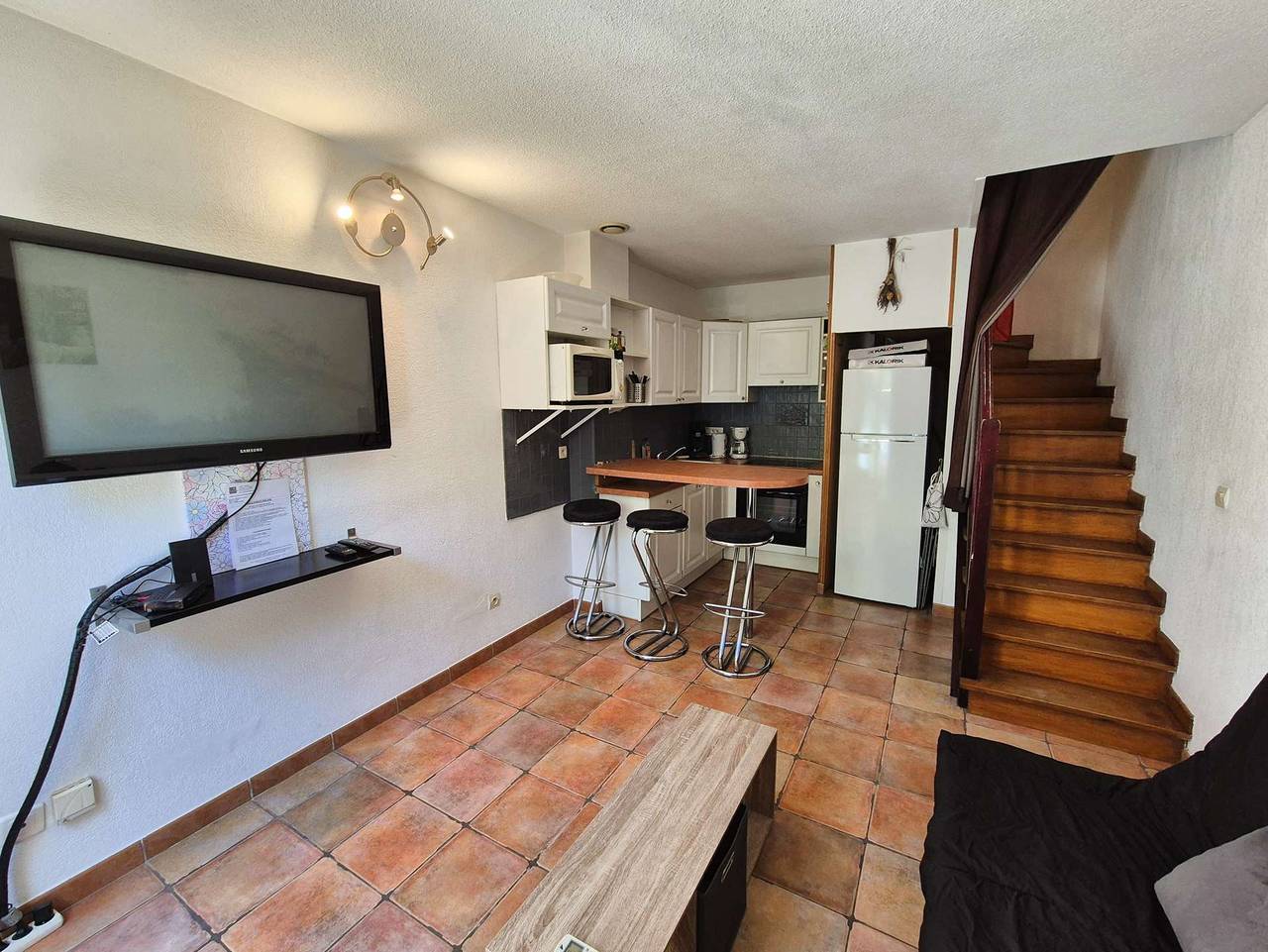 Ganze Ferienwohnung, T2 Duplex in sicherer Residenz, privater Parkplatz, Swimmingpool, Klimaanlage, Internet in La Seyne-sur-Mer, Toulon Region